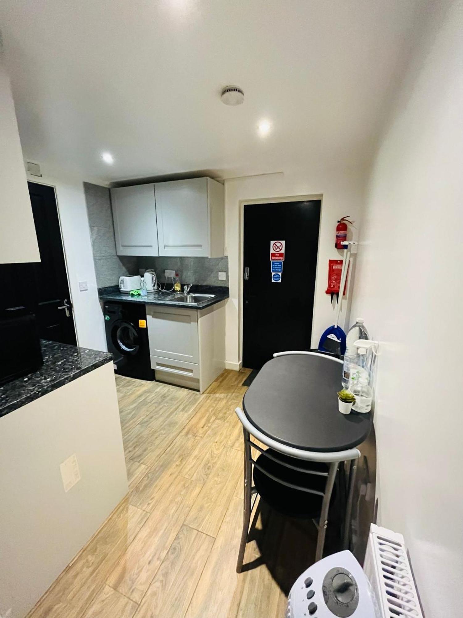 Exclusive Private One Bedroom Suite London Exterior photo
